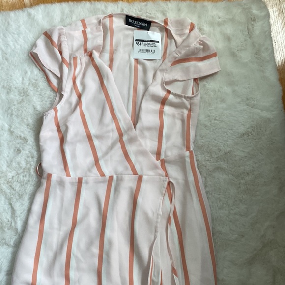 Kittenish blush wrap dress. Size small. NWT - Picture 4 of 5